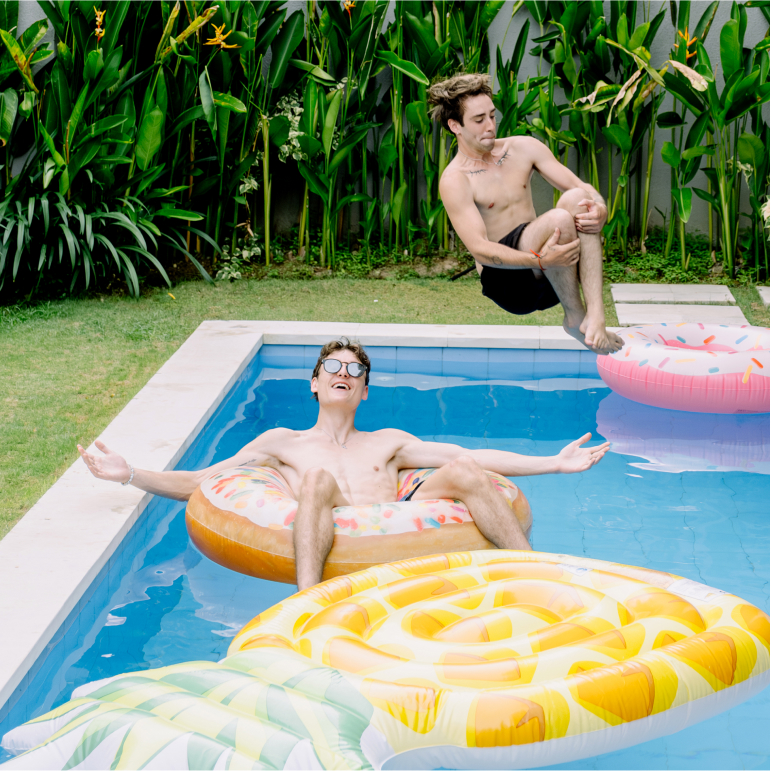FLOATIES
